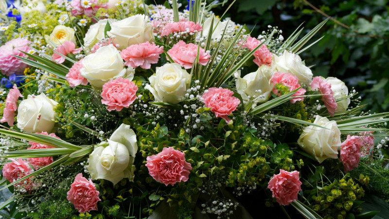 Funeral Flower Sprays head photo